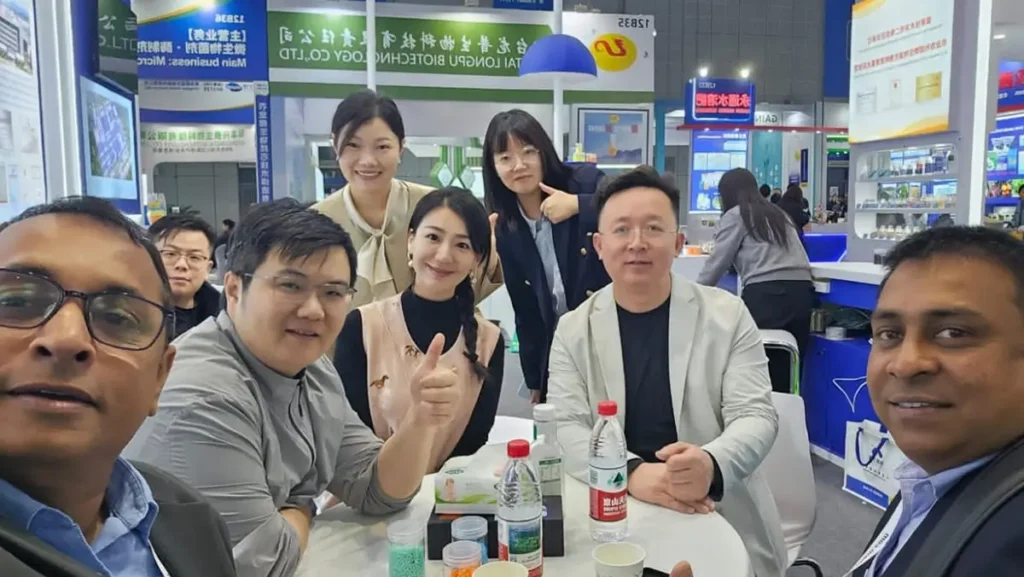 Risso-team-meeting-international-clients-at-CAC-2026-agrochemical-exhibition-in-Shanghai.webp