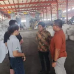 indonesian-clients-touring-risso-fertilizer-production-workshop-05